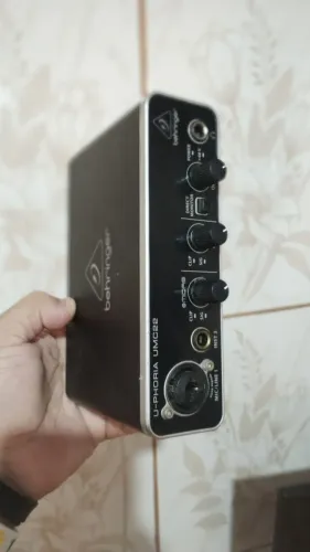 Behringer UMC 22