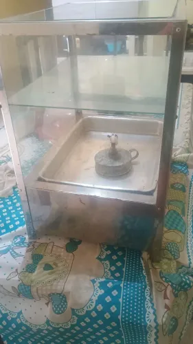 Estufa de cachorro quente e uma chapa de hambúrguer 
