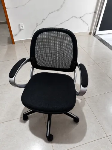 Cadeira escritório simples