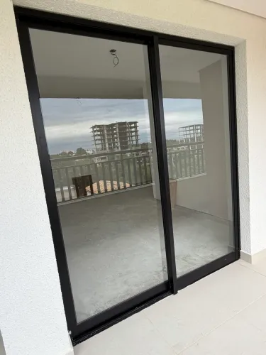 Porta balcão alumínio preto com vidro 1,92m x 2,20m - nova