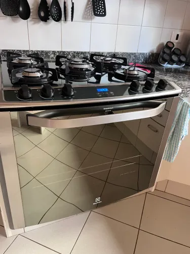 Fogão 6 bocas Electrolux blue touch