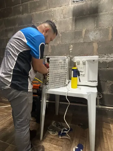 Gás em geladeira e freezer 