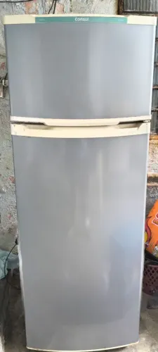 Vendo geladeira Consul 2 portas em ótimo estado
