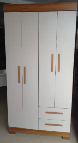 Guarda roupa (usado). Faço a entrega *