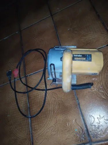 vendo uma makita n0 valor de 150 tem conversa no valor zap *51
