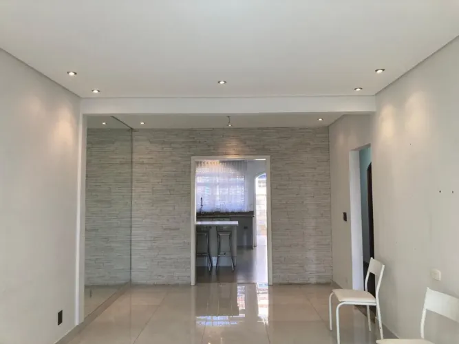 Casa com 3 dormitórios com piscina - Vila Milton - Guarulhos