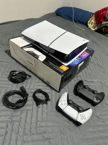 PS5 1TB com 2 Controles na Caixa e NF