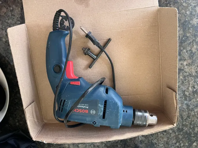 Furadeira de Impacto Bosch Professional GSB 450 RE 450W com Kit 34 Acessórios