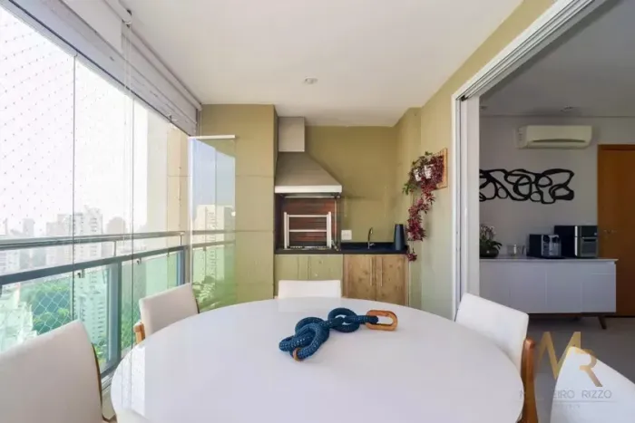 Apartamento na Vila Andrade, 96m² , Varanda Gourmet Envidraçada, armários embutidos, ,ar c