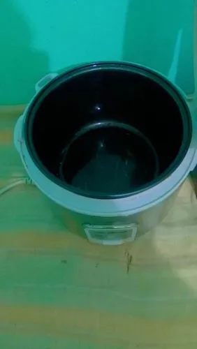 Panela elétrica e liquidificador 