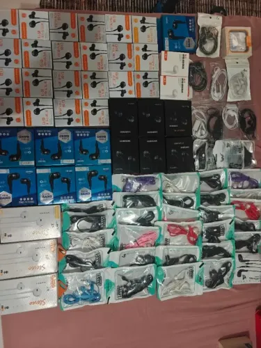 Kit 80 fones de ouvido com fio para revenda