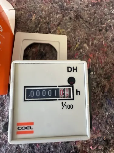 Horímetro analógico totalizador de horas COEL DH 220V