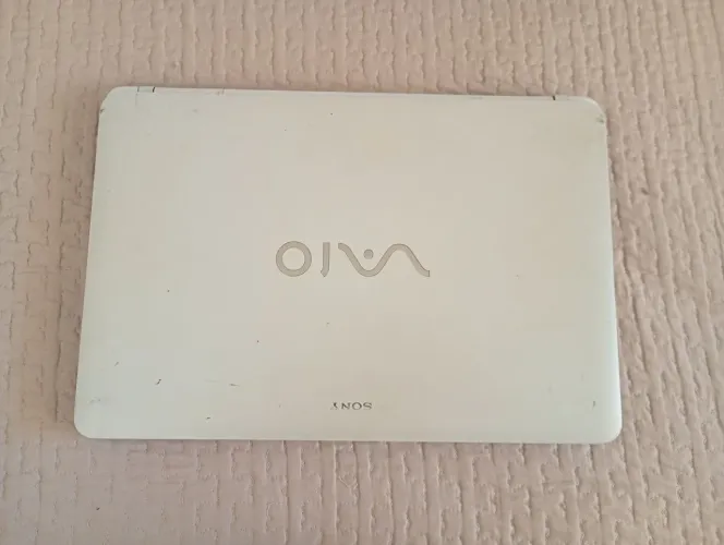 Sony VAIO branco 8GB RAM com defeito - para conserto ou peças