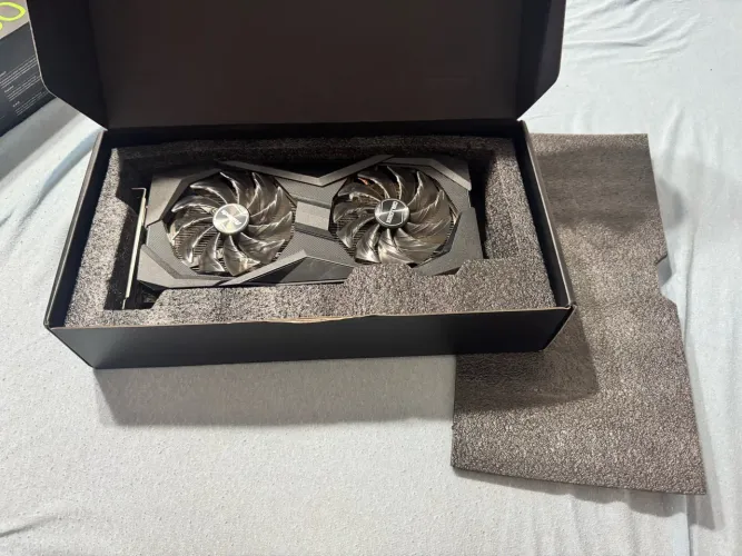 RX 6600 8GB (Com Defeito) - Lacre Intacto / Nunca Aberta / 3 Meses Uso 