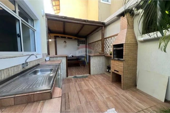 Duplex Mobiliado Encantador em Miragem: Conforto e Segurança!
