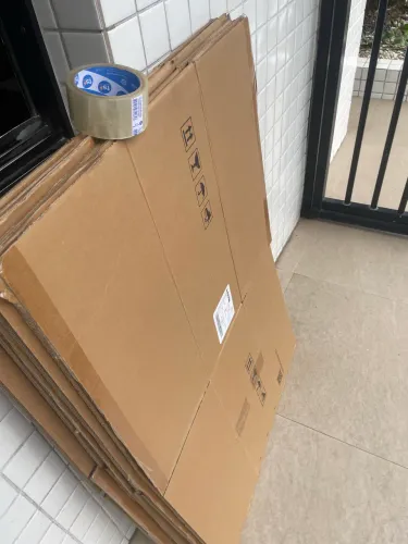caixas de papelão disponíveis 