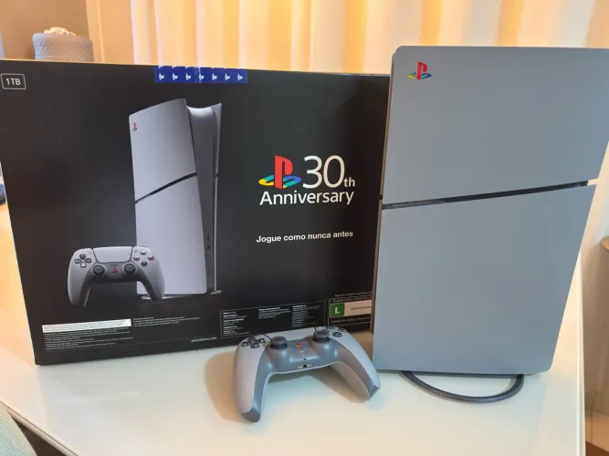 PlayStation 5 Slim Edição Limitada de 30 Anos
