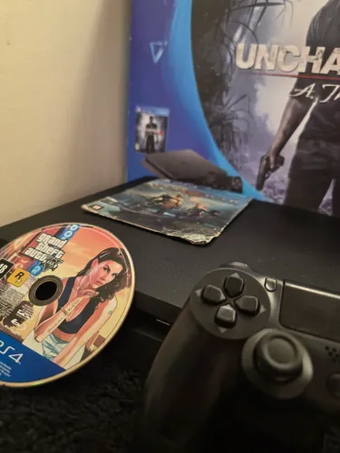 PS4 SLIM 500GB + CONTROLE + 2 JOGOS