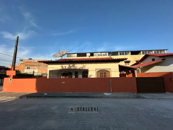 Casa térrea edificada em um lote de 156m², localizada em área nobre de Itaoca, Itapemirim/