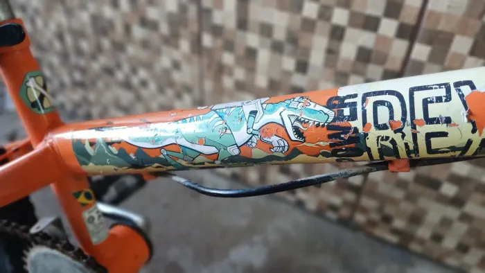 Vende.se uma bicicleta infantil caloi dinossauro Rex.