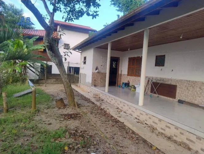 Casa com 3 dormitórios à venda, 100 m² por R$ 950.000,00 - Cacupé - Florianópolis/SC
