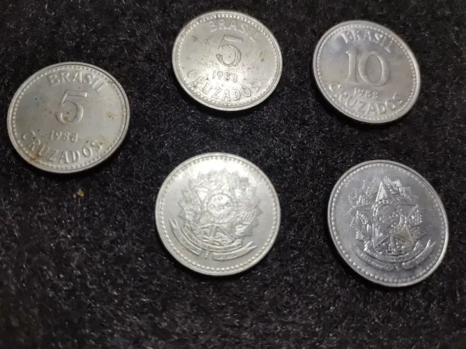 Lote com 5 moedas Antigas - 5 e 10 Cruzados -1988