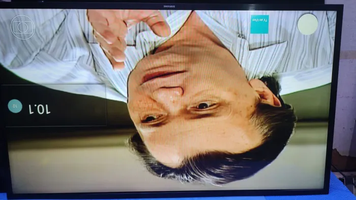 Vendo uma tv 43 smart Samsung 