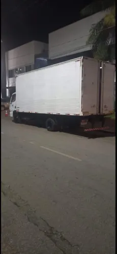 MB Accelo 915 2003 baú truckvan