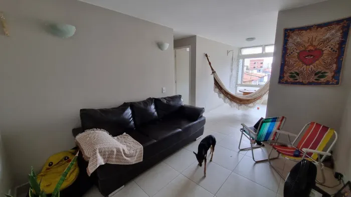 Quarto individual bem localizado