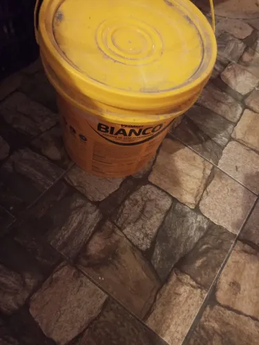 Vende se Bianco