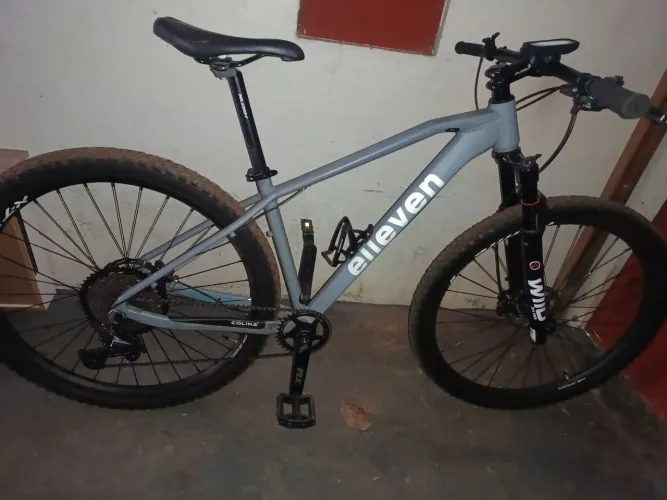 Bike Elleven tamanho 17 12v grupo Deore