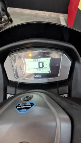 Moto impecável