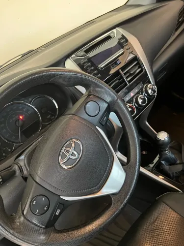 Toyota Yaris XL Sedan 1.5 Flex 16V 4P Mec. 2019