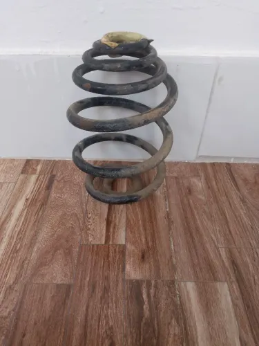 VENDO MOLA REFORÇADA PARA CARRO A GNV