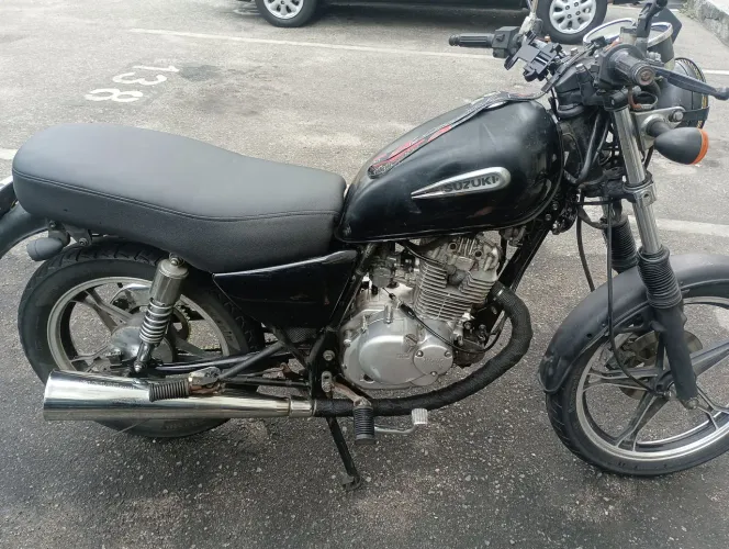 Suzuki intruder 125