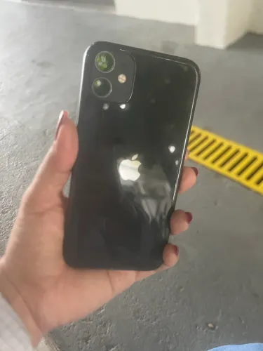 iPhone 11 128 -GB