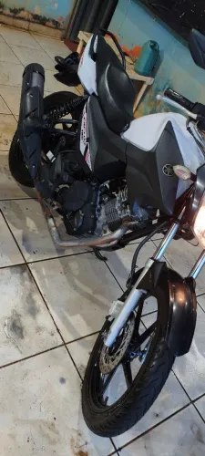 Moto semi nova 