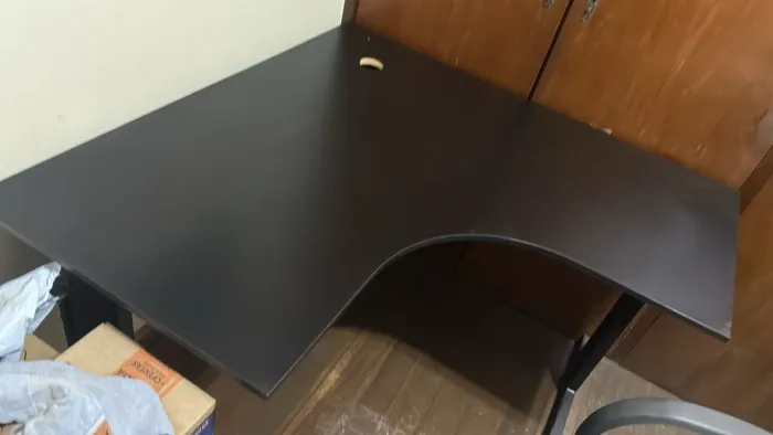 Mesa L para escritório tamanho Médio