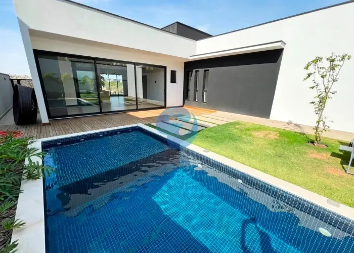Casa Térrea de Alto Padrão com Piscina e 3 Suítes no Alphaville 4