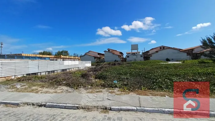 Lote / Terreno com 490m² frente para Praia das Dunas em Foguete - Cabo Frio