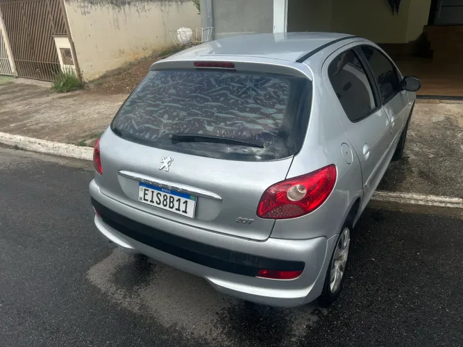 Peugeot 207 XR 1.4 Flex 8V 5P 2011