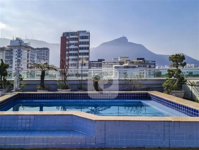 SELECIONE - Cobertura 5 quartos, sendo 3 suítes