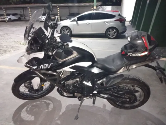 Vendo Moto zontes T350X ótima pra quem busca conforto e segurança.