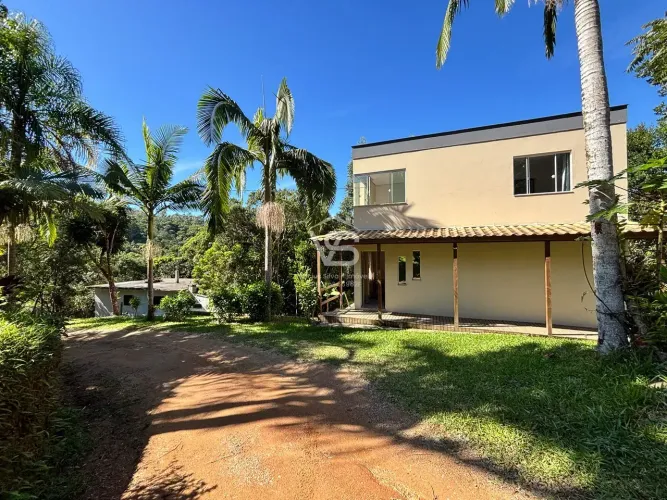 CASA DIFERENCIADA EM PAULO LOPES | 199m² + VISTA INCRÍVEL + ACEITA PERMUTA