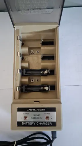 Carregador de pilhas PREMIUM Radio Shack