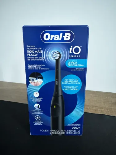 Vendo Escova de Dente Elétrica ORAL-B i02
