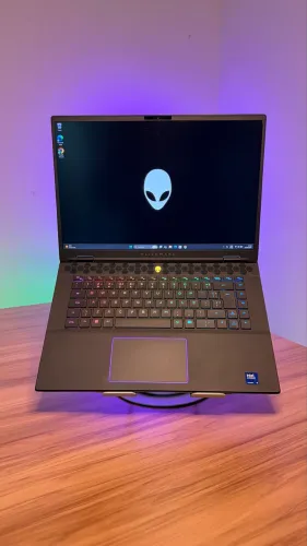 Notebook GAMER Alienware M15 R2 - RTX 4070 + core i9 + 32GB DE RAM DDR5 + tela 2k 240hz