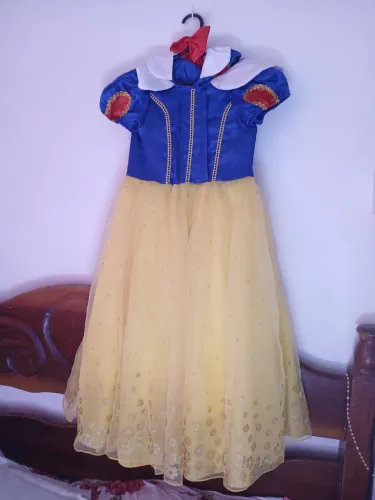 Vestido da branca de neve R$ 100,00