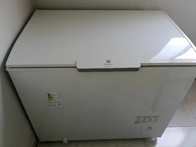 Freezer Horizontal Electrolux Inverter 314L HI330 - Perfeito Estado (Pouco Uso)