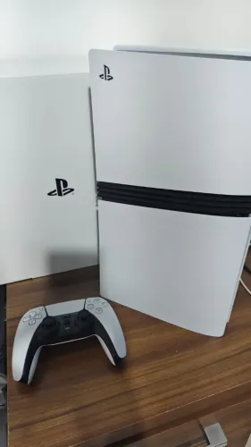 Aceito trocas PS5 Pro 2tb praticamente novo, controle novo, nunca usado, game comprado em 